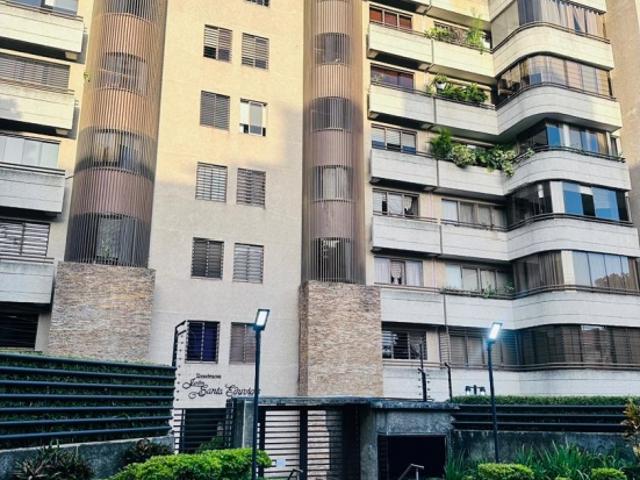 SE ALQUILA APARTAMENTO EN SANTA EDUVIGIS 160 M2