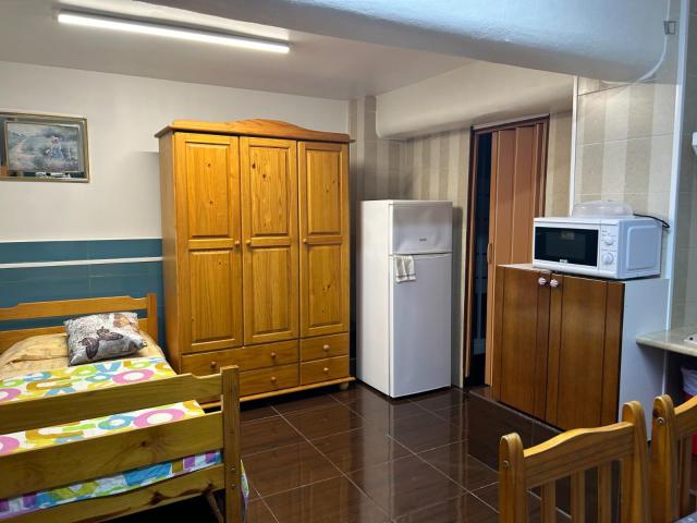 Se alquila apartamento equipado y amueblado