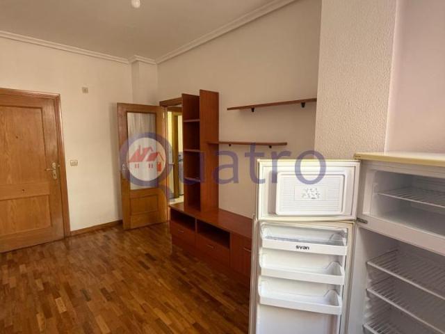 Se alquila apartamento interior pero con mucha luz en la zona Paseo Salamanca