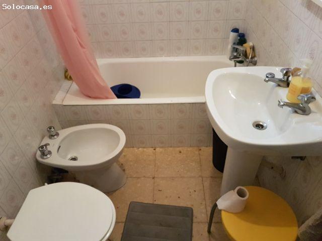 SE ALQUILA APARTAMENTO PRÓXIMO A LA PLAZA DE ABASTOS