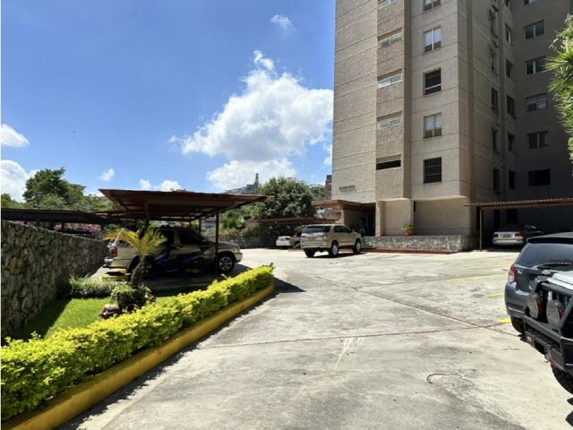 Se alquila apartamento 145m2 en Colinas de Bello Monte