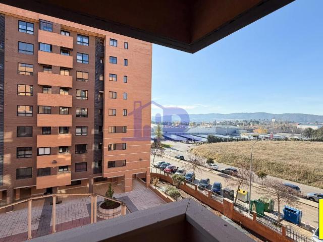 Se alquila apartamento 2 dormitorios. garaje, piscina. Piso en alquiler en Cuenca UNIVERSIDAD