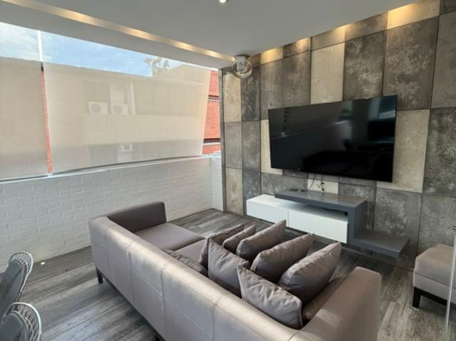 Se alquila Apto 125m² 2h/2+1b/2p Campo Alegre