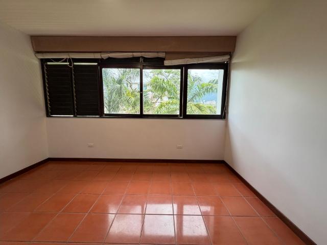 Se alquila Apto 220m² 3h+s/2b+s/2p Lomas de Chuao