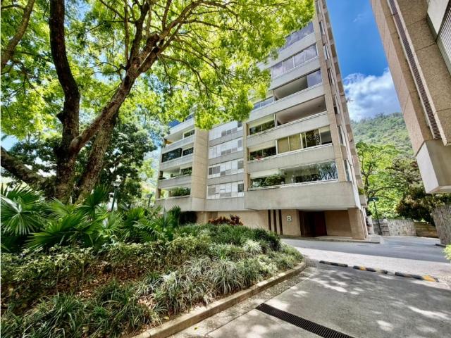 Se alquila Apto 232m² 3h+s/2b+s+v/4p La Castellana