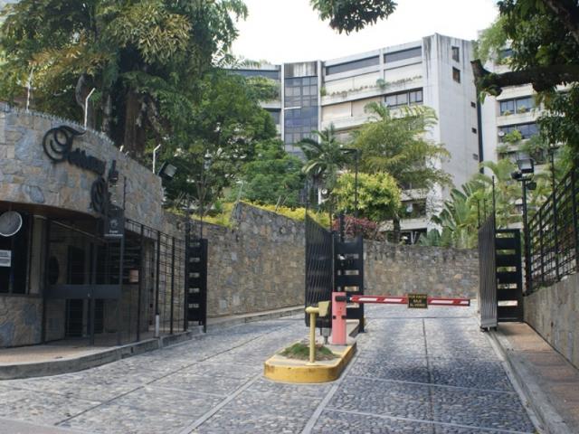 Se alquila apto 300m2 4h+s/3b+s/3p Sebucan 9124