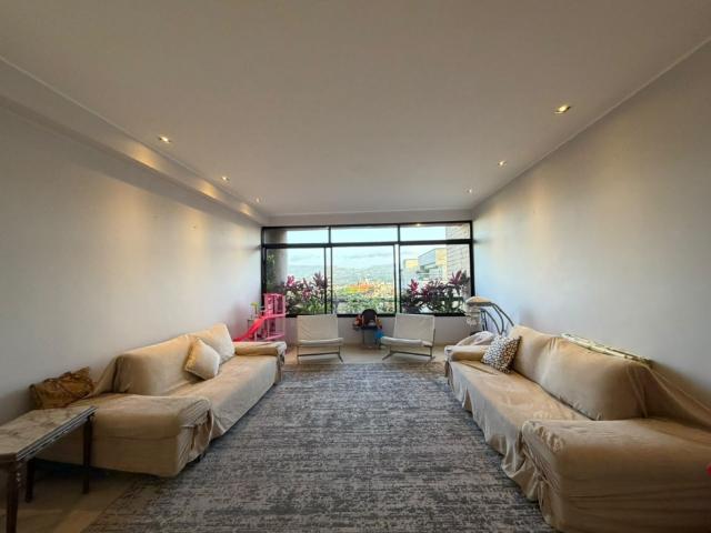 Se alquila Apto 390m² 4h+1s/5b+1s/4p Los Palos Grandes