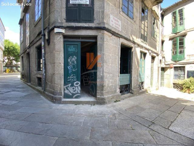 SE ALQUILA BAJO COMERCIAL EN PLENO CASCO HISTÓRICO DE SANTIAGO DE COMPOSTELA