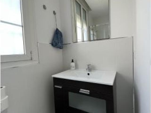 Se alquila cama en habitación compartida en residencia en Sevilla Media pensión incluida