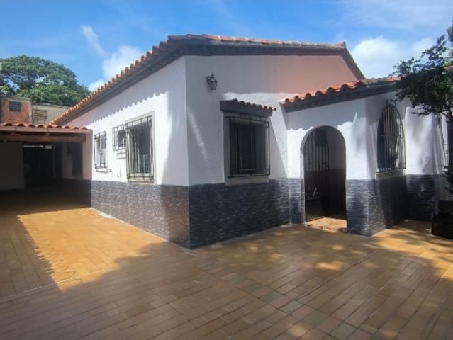 Se alquila casa 497m2 Los Rosales