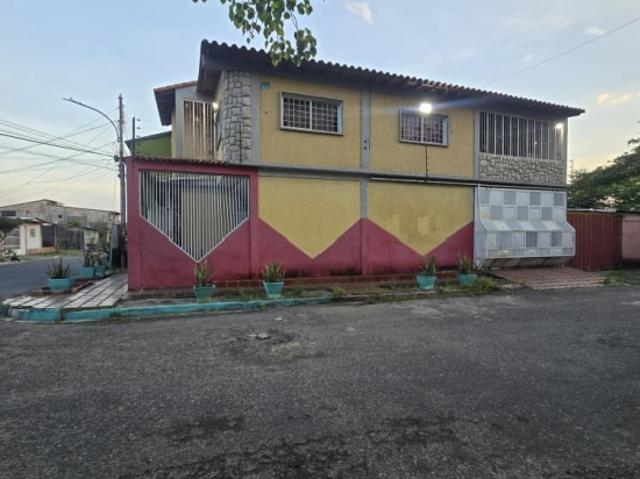 SE ALQUILA CASA