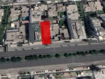 Se alquila casa como local en Av. Primavera