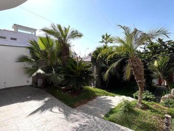 Se alquila casa en las brisas de villa mensuales