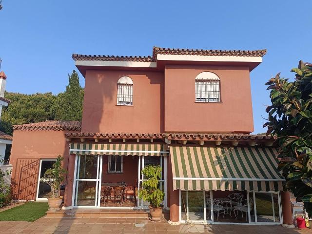 SE ALQUILA CHALET EN URBANIZACION CERROMOLINO VACACIONAL
