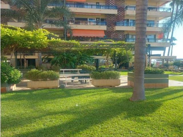 SE ALQUILA DESDE 1.3.27 30.6.27 PRECIOSO APARTAMENTO EN 1ª LINEA DE PLAYA CON VISTAS AL MAR EN LA