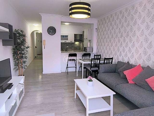 Se alquila en los Abrigos apartamento de 1 dormitorio