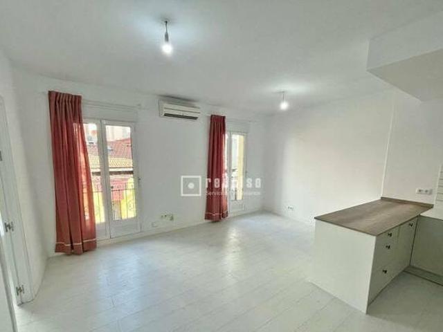 SE ALQUILA ESTUPENDA VIVIENDA EN LA CALLE MALCAMPO