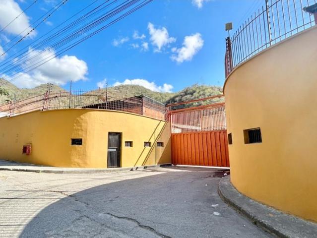 Se Alquila Galpon 2305m² Guarenas