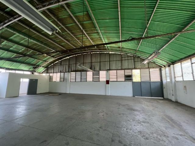 Se alquila galpón 300m2 El Llanito 5774