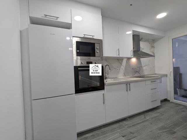 Se alquila HABITACION