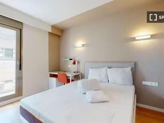Se alquila habitación compartida en Cuatro Caminos, Madrid