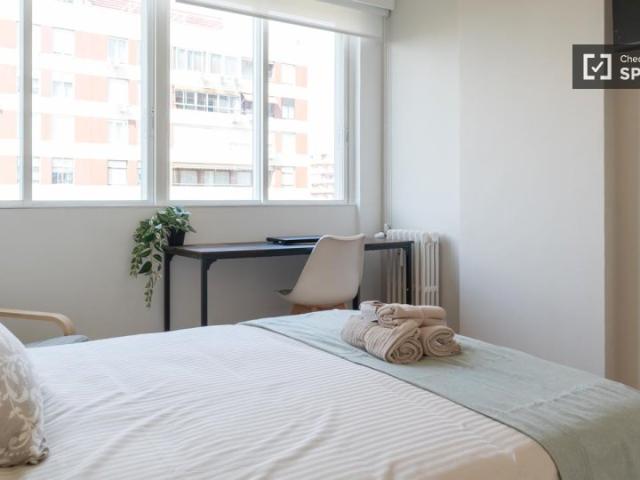 Se alquila habitación compartida en Cuatro Caminos, Madrid