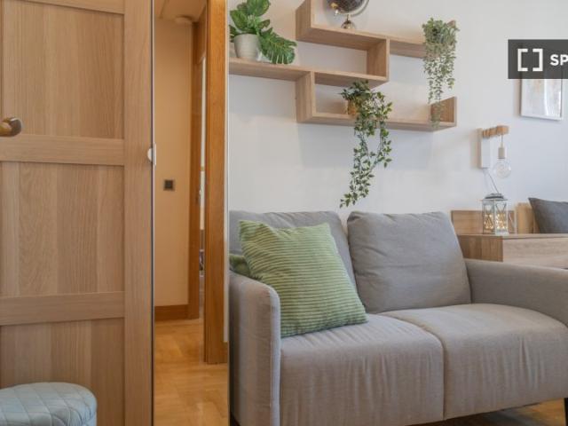 Se alquila habitación compartida en Cuatro Caminos, Madrid