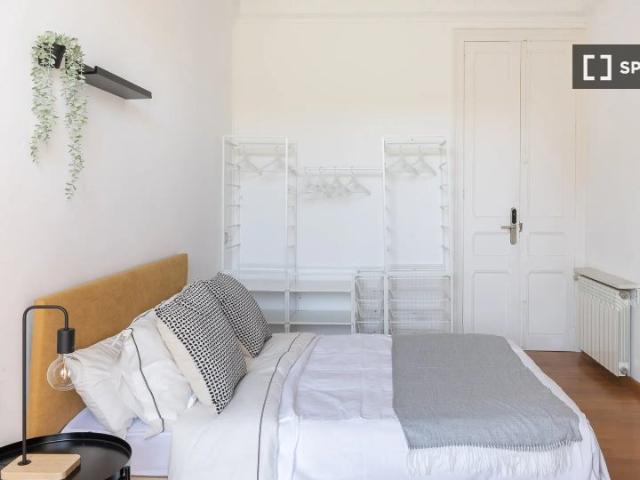 Se alquila habitación compartida en La Nova Esquerra de l'Eixample