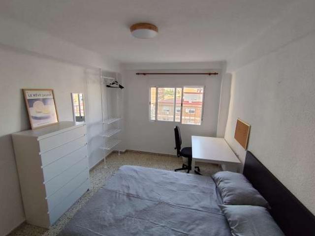 Se alquila habitación compartida en Miraflores de los Ángeles, Málaga