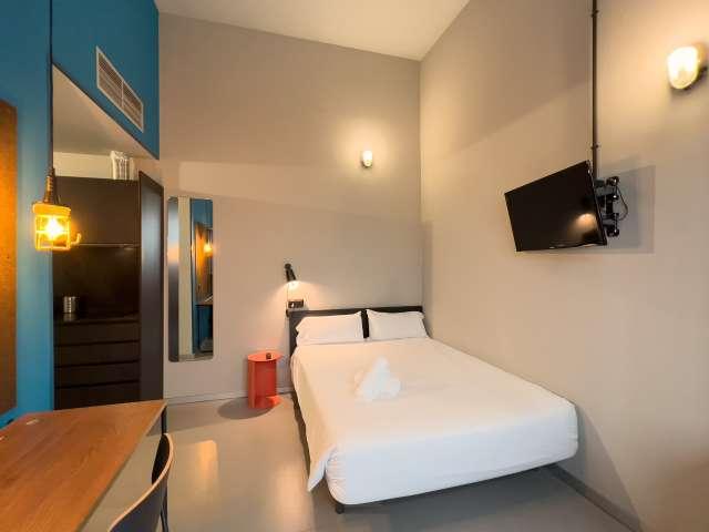 Se alquila habitación con baño en Barcelona
