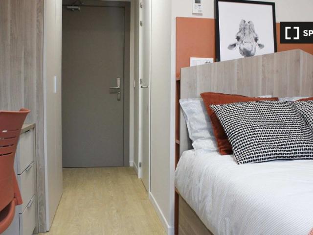Se alquila habitación cerca de la UPNA, Pamplona