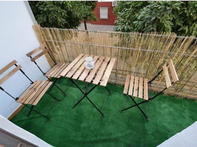 SE ALQUILA HABITACIÓN A CHICA TRABAJADORA