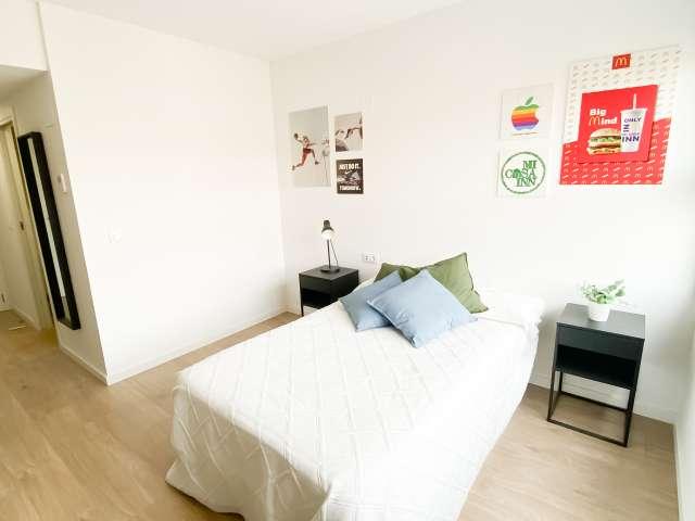 Se alquila habitación amueblada en Salamanca