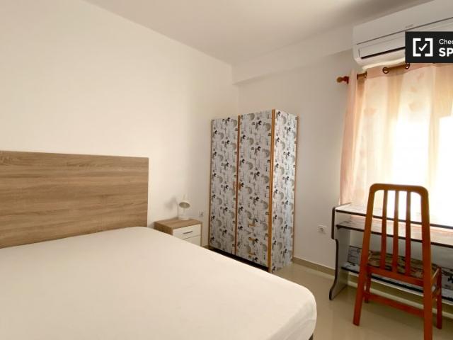 Habitación en piso compartido de 4 habitaciones en alquiler en Campanar, Valencia