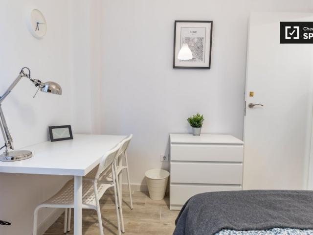 Se alquila habitación doble, apartamento de 5 dormitorios, L’Olivereta