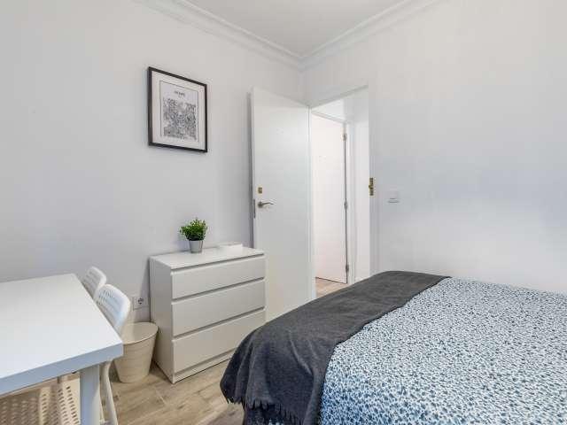 Se alquila habitación doble, apartamento de 5 dormitorios, L’Olivereta