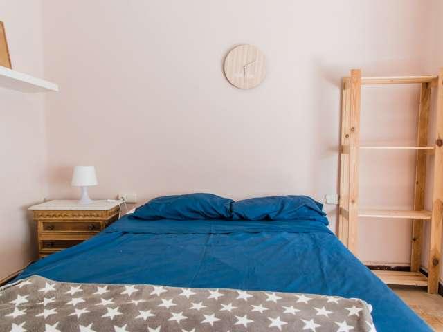Se alquila habitación de 3 dormitorios Ciutat Vella, Valencia