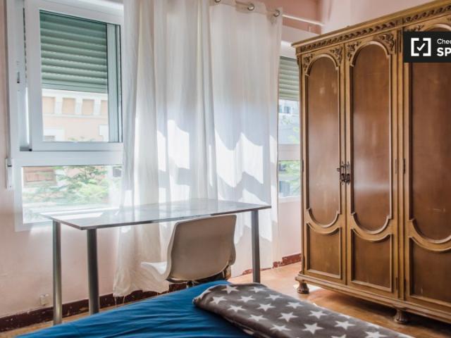 Se alquila habitación de 3 dormitorios Ciutat Vella, Valencia