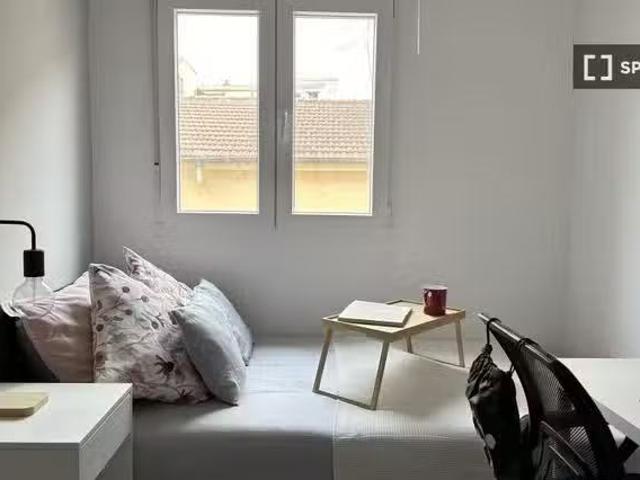 Se alquila habitación en coliving de 10 habitaciones en Madrid