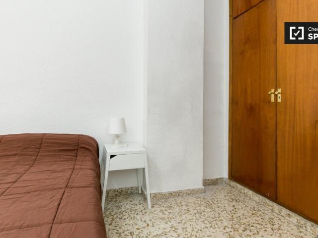 Se alquila habitación en Camino de Ronda, Granada