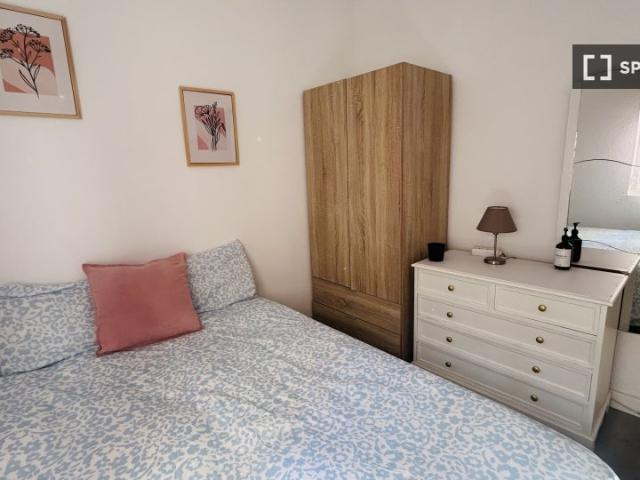 Habitación en piso compartido en Canyelles, Barcelona