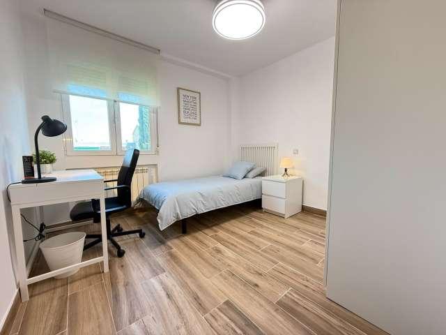 Se alquila habitación en Casco Histórico de Barajas, Madrid