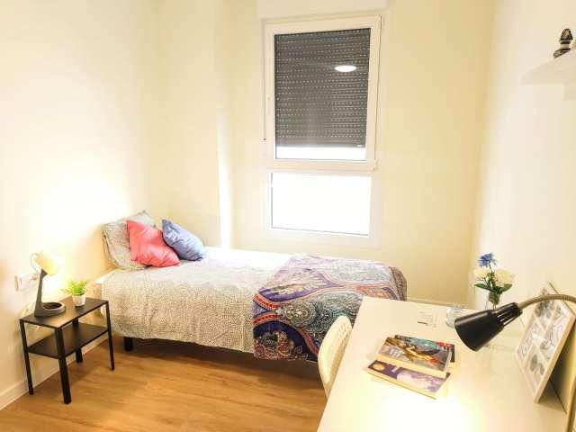 Se alquila habitación en Alfara del Patriarca, Valencia