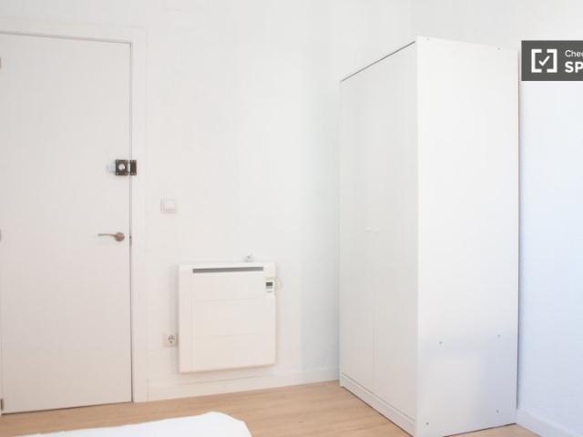 Habitación en piso compartido de 3 habitaciones, Almendrales