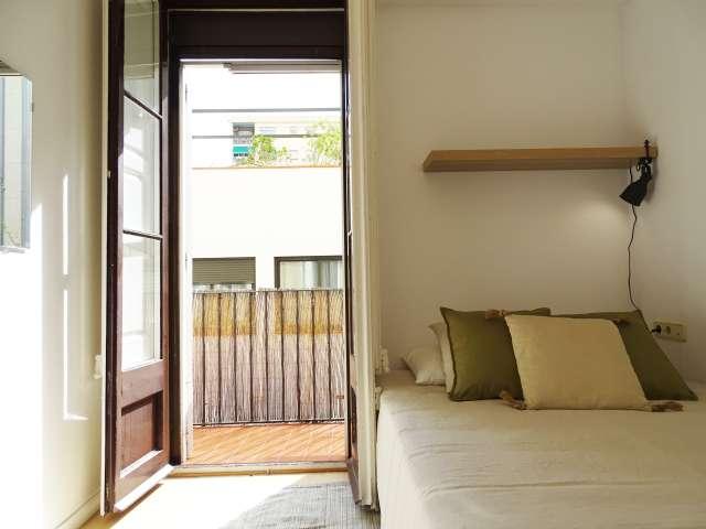 Se alquila habitación en apartamento de 3 dormitorios en Barcelona