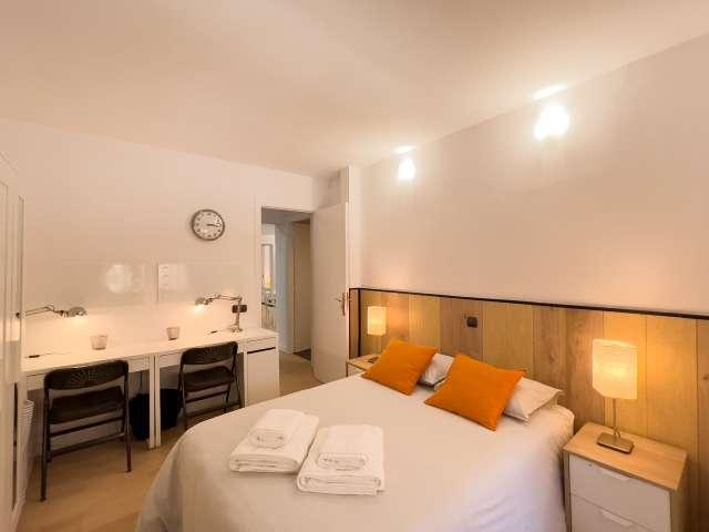 Se alquila habitación en apartamento de 3 dormitorios en Barcelona