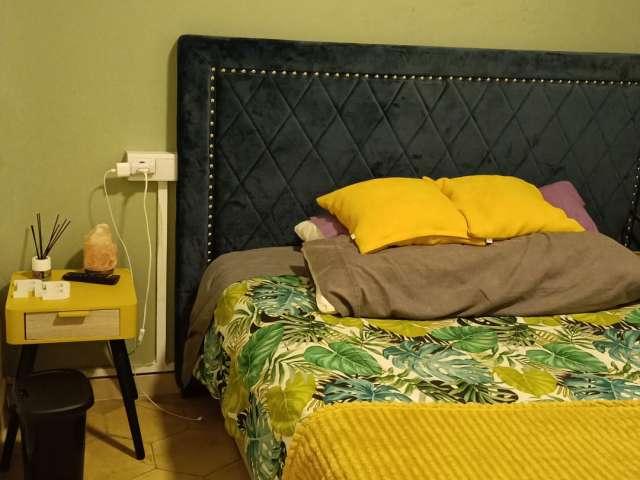 Se alquila habitación en apartamento de 3 dormitorios en Barcelona