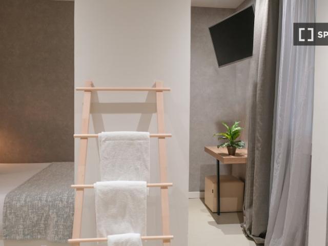 Habitación en piso compartido, El Gòtic