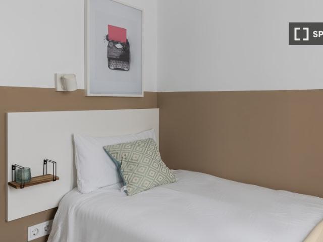 Se alquila habitación en apartamento de 2 dormitorios en Getafe, Madrid