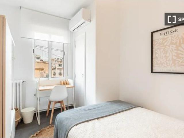 Se alquila habitación en apartamento de 7 dormitorios en L' Eixample, Valencia